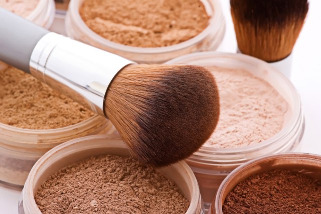 Ketahui 8 Jenis Bedak Beserta Fungsinya, Loose Powder hingga Translucent (67744)
