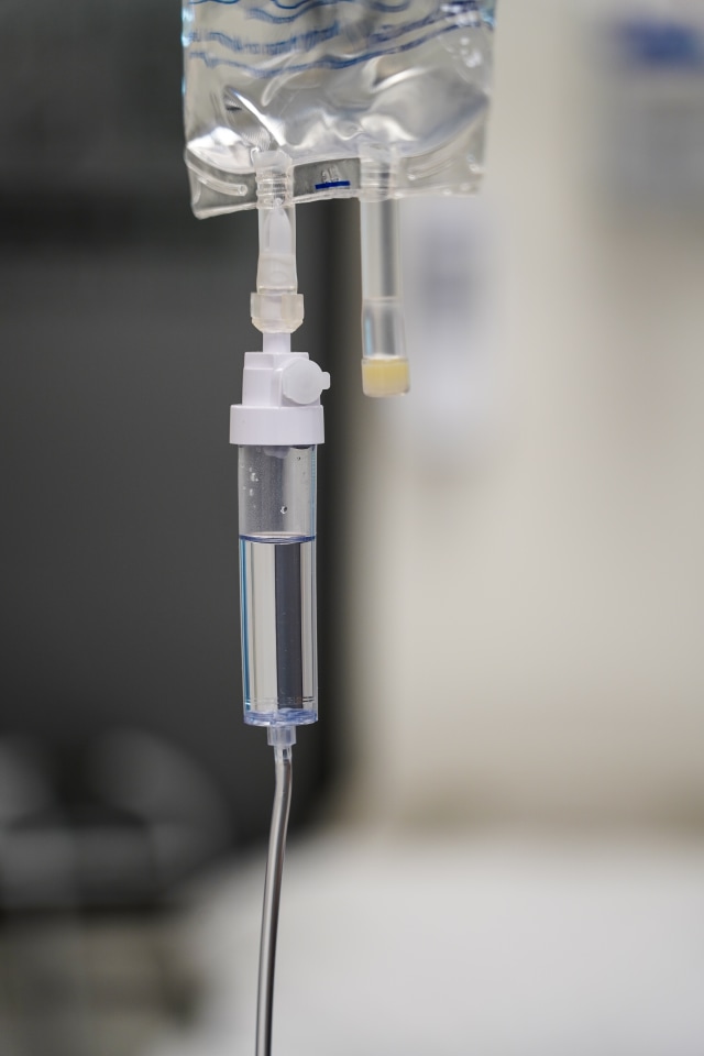 Ilustrasi selang infus rumah sakit. Foto: Pexels