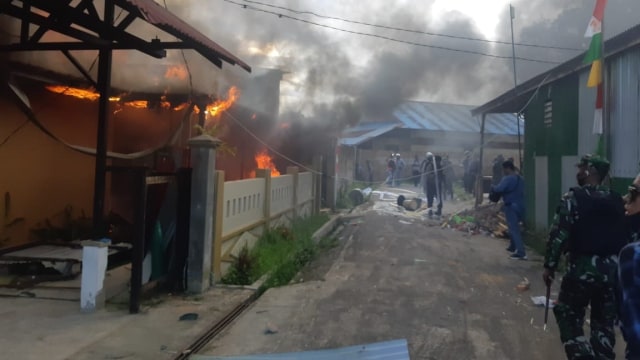 Pembakaran rumah salah satu paslon di Boven Digoel (Dok Polda Papua)