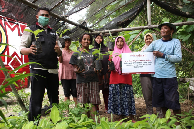 Bibit Pohon Pisang untuk Kelompok Wanita Tani di Kulonprogo