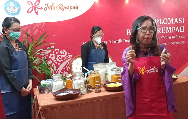 Cerita Lenywati, 11 Tahun Sukses Jualan Rempah Indonesia untuk Spa di Afrika (301247)