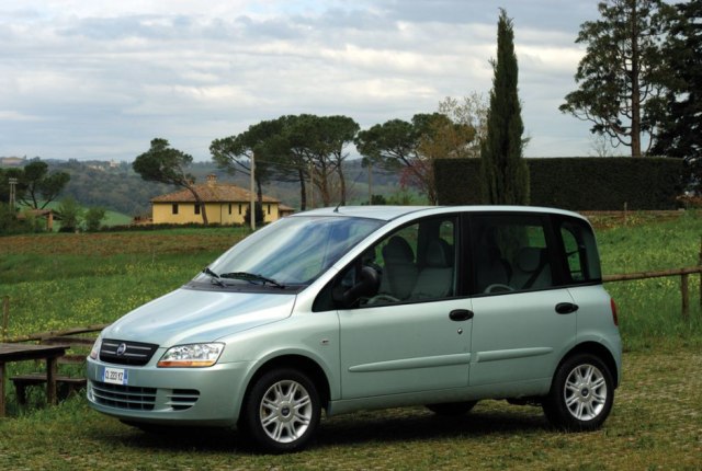 Fiat Multipla, Mobil dengan Desain Nyeleneh Tapi Disukai di Italia (291856)