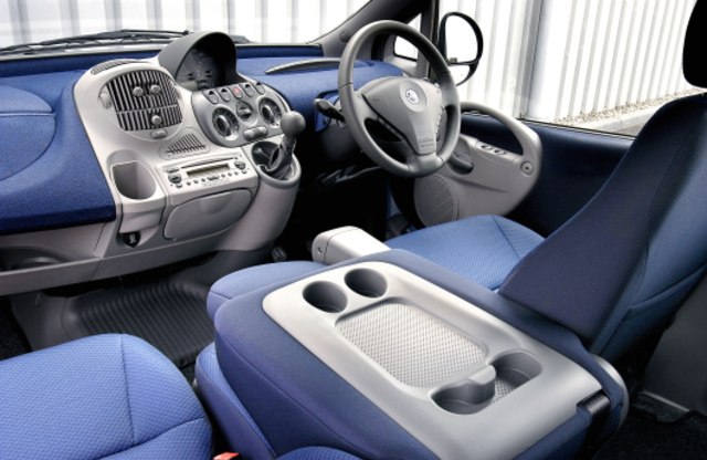 Fiat Multipla, Mobil dengan Desain Nyeleneh Tapi Disukai di Italia (291853)