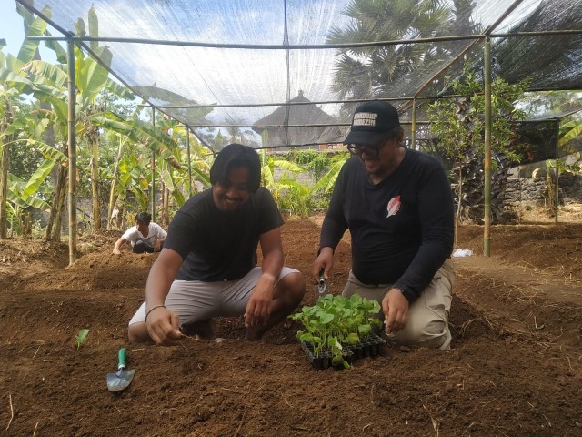  Yoga Fitrana Cahyadi dan Aryo Dipokusumo yang menjadi penggagas Kebun Indonesia Raya - IST