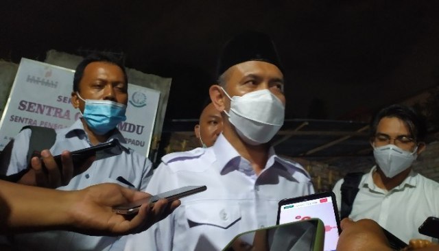 Calon Wakil Wali Kota Medan, Salman Al Farisi usai menjalani pemeriksaan di Sentra Gakkumdu. Foto: Sumut News.