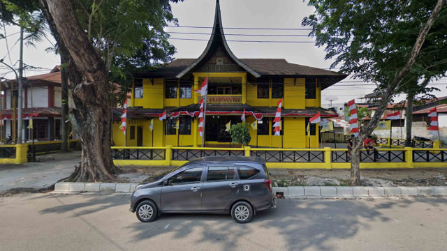 Kantor Dewan Pimpinan Daerah (DPD) Golkar Padang yang berlokasi di Jalan Kampung Nias V, Padang. Foto: ist