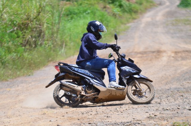 Foto: Menjajal Suzuki Nex Crossover di Aspal dan Habitat Off-Road Ringan (65914)