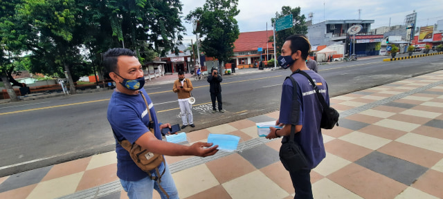 CCFrontier Bagikan Masker di Jawa Timur (315438)