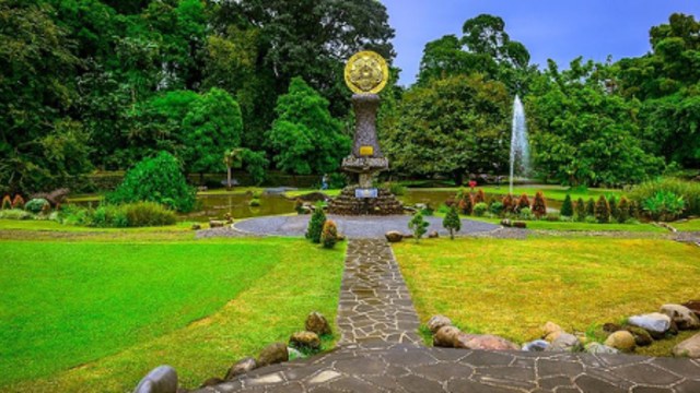 Rekomendasi 5 Kebun Raya di Indonesia untuk Wisata Bersama Keluarga (21406)