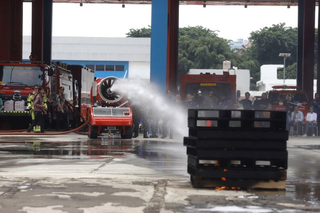 6 Potret Robot Pemadam Kebakaran Seharga Rp40 Miliar Milik Pemda DKI Jakarta (19411)