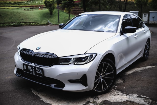 Kumparan Test Drive: Geber BMW 320i Sport di Medan Sesungguhnya (24239)