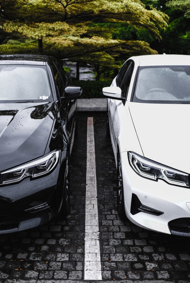 Foto: BMW 320i Sport, Asyik Dikendarai di Jalan Raya dan Sirkuit (136588)