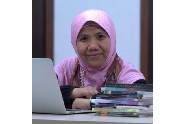 Helvy Tiana Rosa Termasuk Tokoh Muslim Berpengaruh Di Dunia Kumparan Com