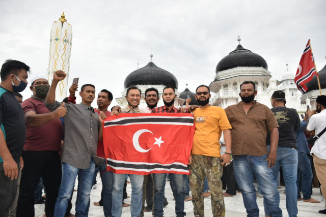 Foto Bendera Bintang Bulan Yang Sempat Berkibar Di Banda Aceh Saat