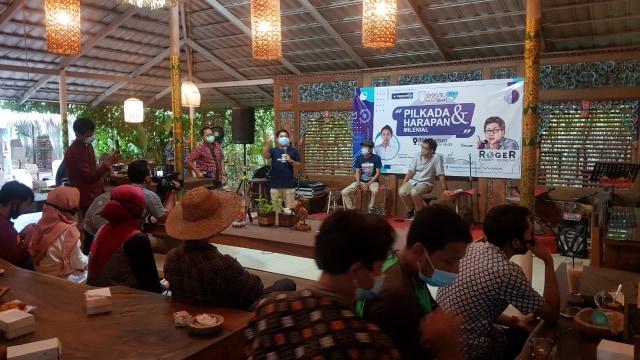 Rocky Gerung: Milenial Indramayu Jangan Pilih Pemimpin yang Berpotensi Korupsi (21692)