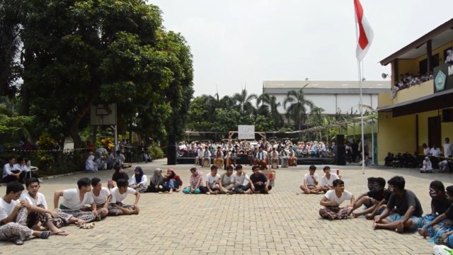 Emas Hitam di Tanah Nusantara