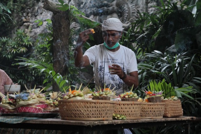 Hormati Hewan, Kebun Binatang di Bali Gelar Tradisi Tumpek Kandang (181894)