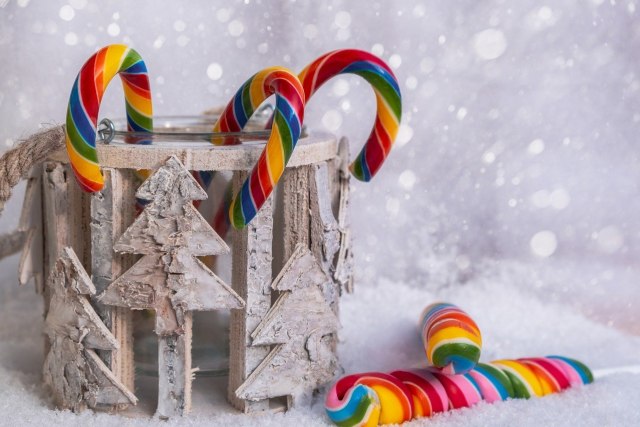 Candy canes, Ornamen Permen Khas Natal yang Jadi Simbolis Keagamaan (385733)