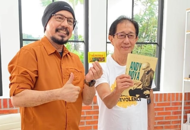 Direktur Sido Muncul, Irwan Hidayat bersama Andy F Noya sedang menggarap iklan terbaru Tolak Angin.