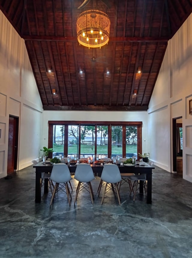 The Surf Villa Ujung Bocur, Penginapan Suasana Perkampungan di Pesisir Barat (248908)