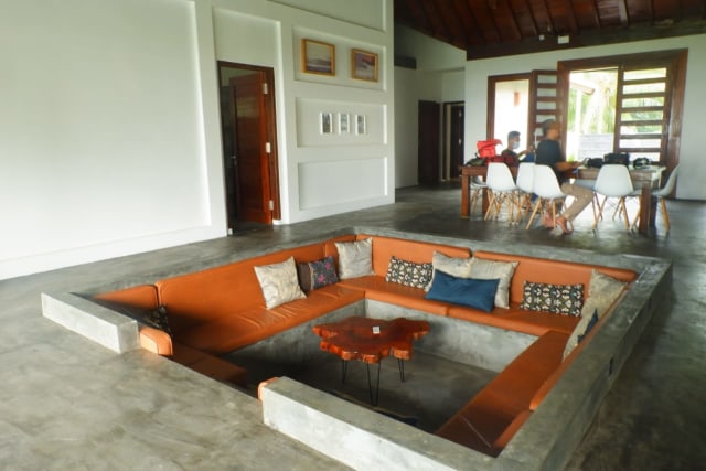 The Surf Villa Ujung Bocur, Penginapan Suasana Perkampungan di Pesisir Barat (248909)