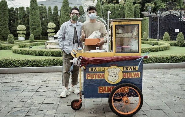 Dikuliahkan Raffi Ahmad, Dimas Ahmad Pilih Sastra Jepang (293235)