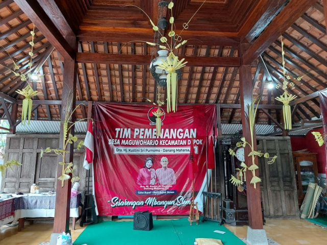 Pemasangan Tarub di Sleman. Foto: dok Tim Pemenangan Kustini-Danang