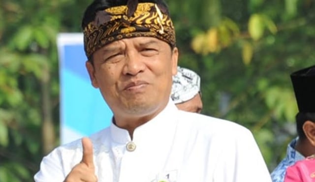 Dadang M Naser, Bupati Kabupaten Bandung yang digelari sebagai Bupati 'Beon' - Sumber Foto: bipoldotco