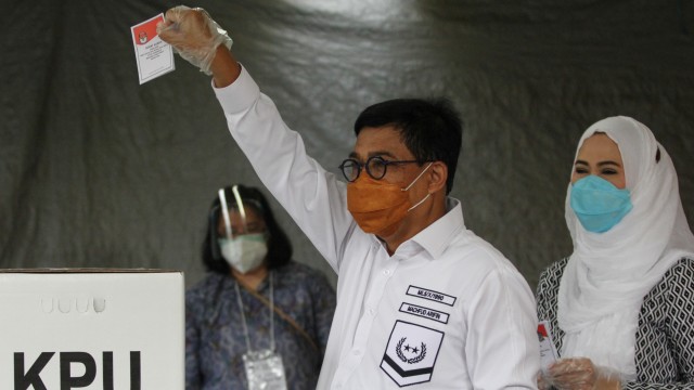 Gugatan Machfud Arifin Kandas, MK Sebut Risma Tak Langgar UU di Pilkada Surabaya (1)