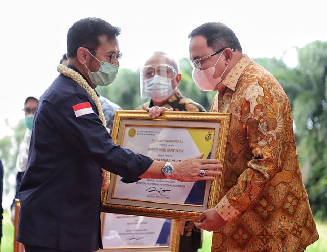 Pemberian penghargaan APPI Awards kepada Pemkab Muba. (Foto. Istimewa)