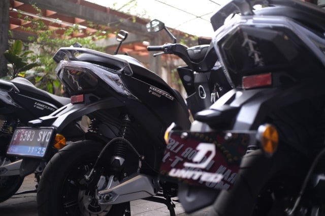 Tampilan buritan sepeda motor listrik United e-Motor T1800. Foto: Bangkit Jaya Putra/kumparan