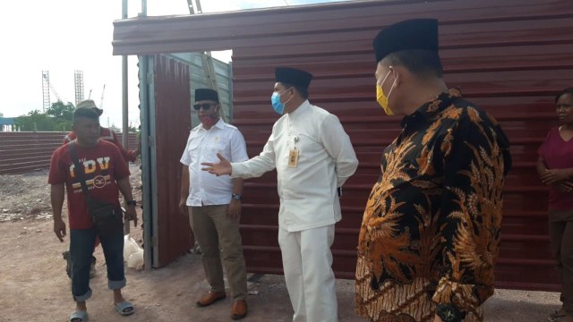 ﻿﻿﻿Komisi III DPRD Batam melakukan sidak di gudang CV. Bangkit Bersama Sanjaya (BBS). Foto: Rega/kepripedia.com