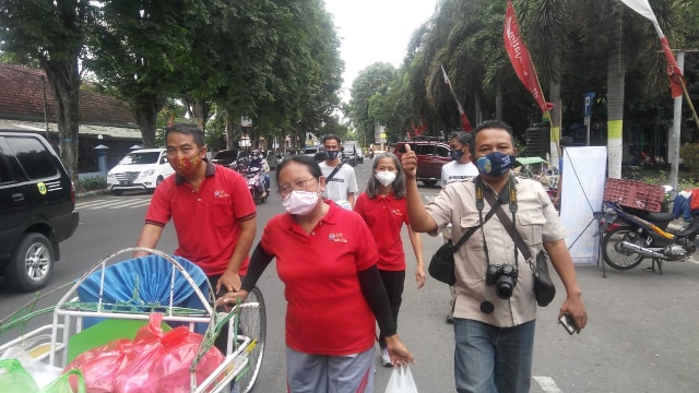SDK Indra Siswa Bondowoso Gandeng CCF Turun ke Jalan (13212)