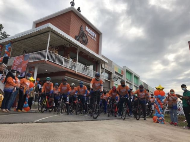 Launching Hobby Bike & Coffee Shop. (Foto: Yude/Batamnews)