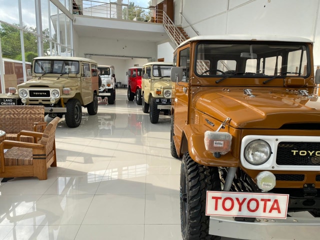 Showroom RR Otomotif Jogja, spesialis Toyota Hardtop bekas. Foto: dok. RR Otomotif Jogja