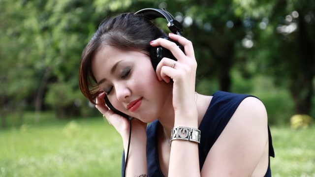 Ilustrasi mendengarkan musik.  Foto: Pixabay