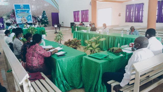 Pelaksanaan Sidang Jemaat di salah satu gereja di Klasis GKI Ayamaru.