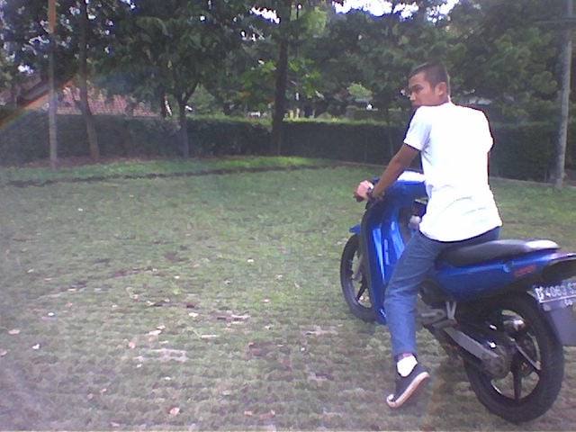 Motor-motor di Hidup Saya (12690)