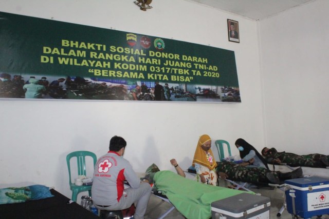 ﻿﻿Kegiatan bakti sosial donor darah yang digelar Kodim 0317/TBK dalam rangka Hari Juang TNI AD tahun 2020. Foto: Khairul S/kepripedia.com
