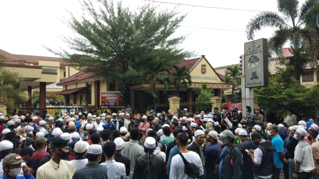 Habib Rizieq vs Bima Arya di Sidang Kasus Data Swab (1878)