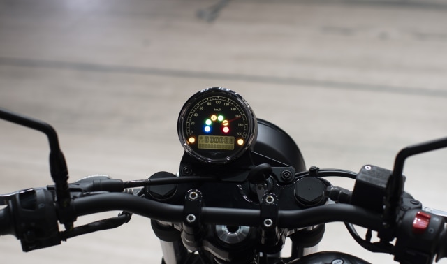 Paling Murah Rp 475 Juta dan Kemas Mesin V-Twin, Moto Guzzi V7 Terbaru Meluncur (28735)