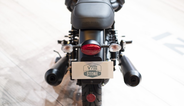 Paling Murah Rp 475 Juta dan Kemas Mesin V-Twin, Moto Guzzi V7 Terbaru Meluncur (28734)
