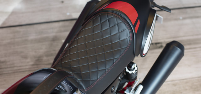 30 Menit Pertama Riding Moge Cafe Racer Moto Guzzi V7 III, Badan Auto Pegal? (22918)