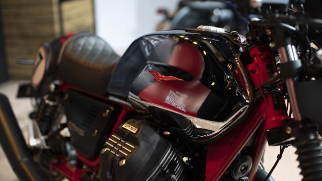 Paling Murah Rp 475 Juta dan Kemas Mesin V-Twin, Moto Guzzi V7 Terbaru Meluncur (28738)
