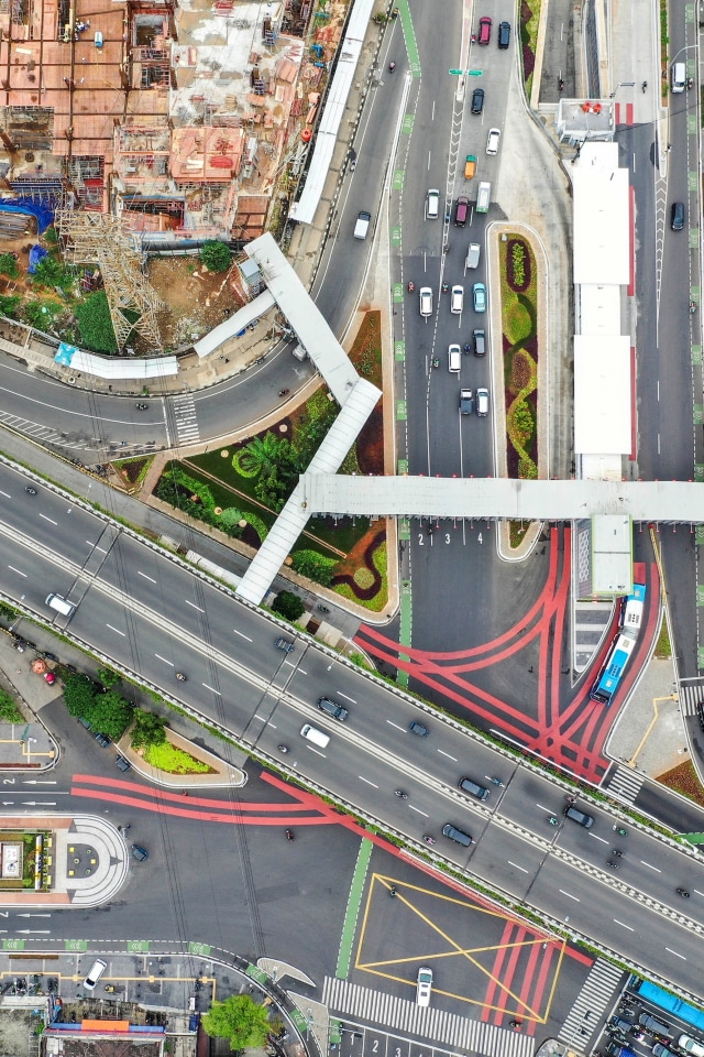 Foto aerial suasana Simpang Lima Pasar Senen, Jakarta, Selasa (15/12). Foto: Galih Pradipta/ANTARA FOTO