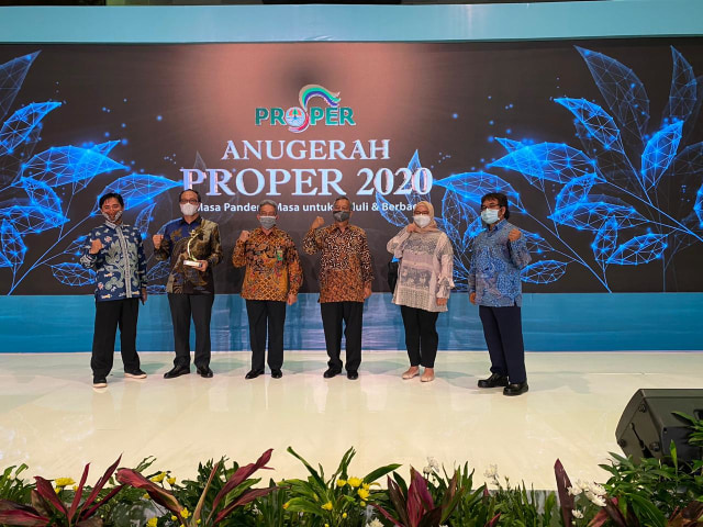 Pertamina RU VI Balongan kembali mendapat Penghargaan Proper Emas 2020 tentang program penilaian peringkat kinerja perusahaan dalam pengelolaan lingkungan hidup tahun 2019 - 2020. (Tomi Indra)