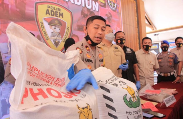 Peredaran Pupuk Diduga Palsu di Madiun Dibongkar