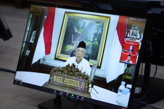 Wakil Presiden K.H Ma'ruf Amin dalam rapat koordinasi penyederhanaan birokrasi nasional yang dilaksanakan secara virtual beberapa waktu lalu. Foto: menpan.go.id 