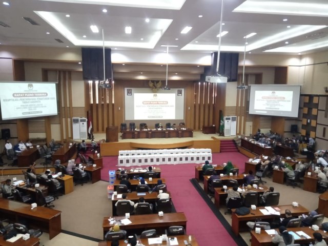 Sidang Pleno KPU Kabupaten Malang. Foto: Rizal Adhi