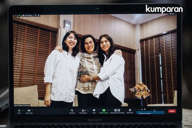 Wawancara eksklusif Menteri Keuangan Sri Mulyani bersama putri, Dewinta Illinia Sumartono & menantu, Hana Fadhilah. Foto: Fotto by Sweet Escape